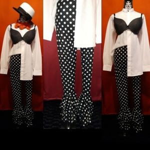 Polka dot pants w/ruffle bottom